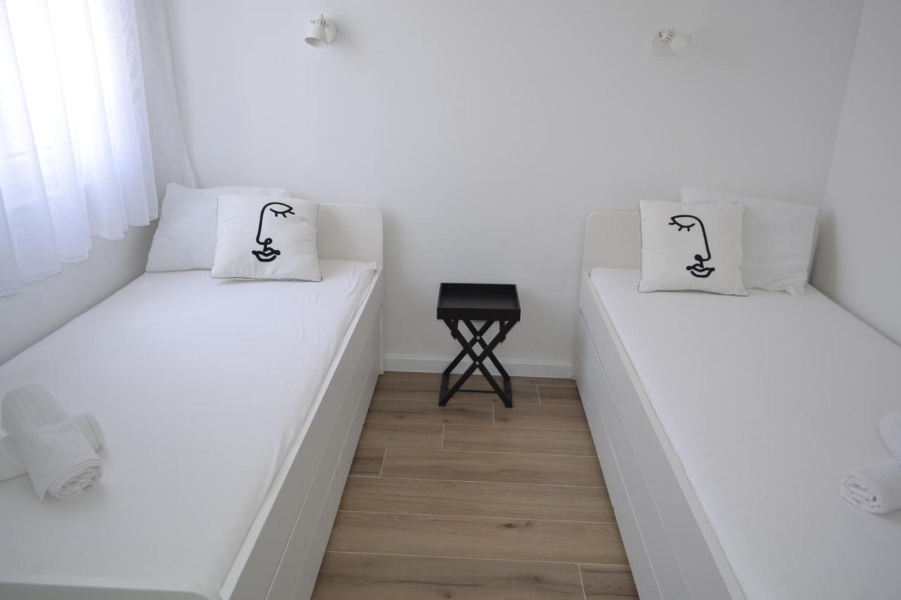 Villa Apartment Joel Трогир Екстериор снимка