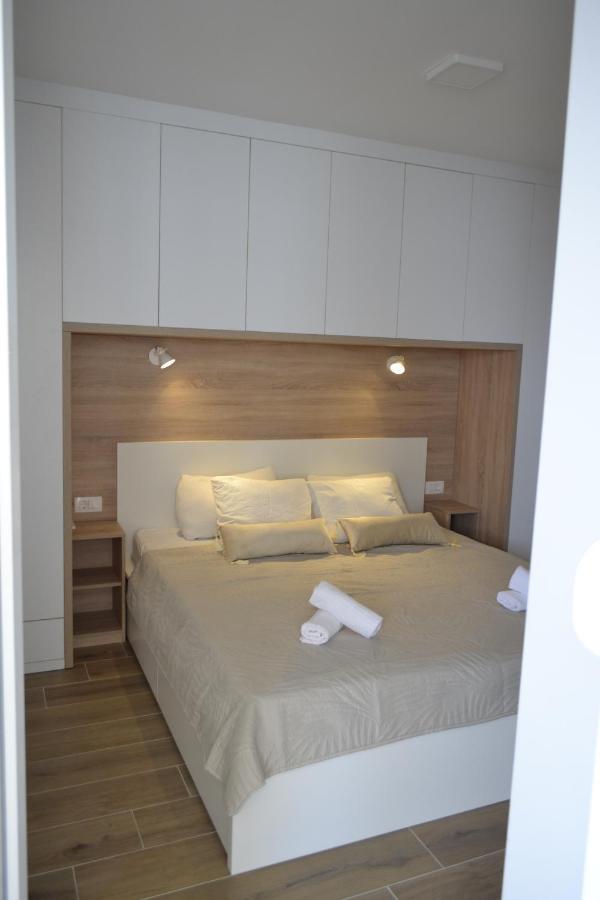 Villa Apartment Joel Трогир Екстериор снимка