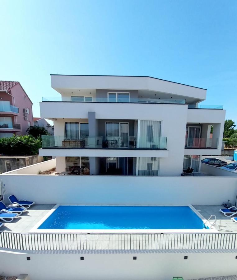 Villa Apartment Joel Трогир Екстериор снимка