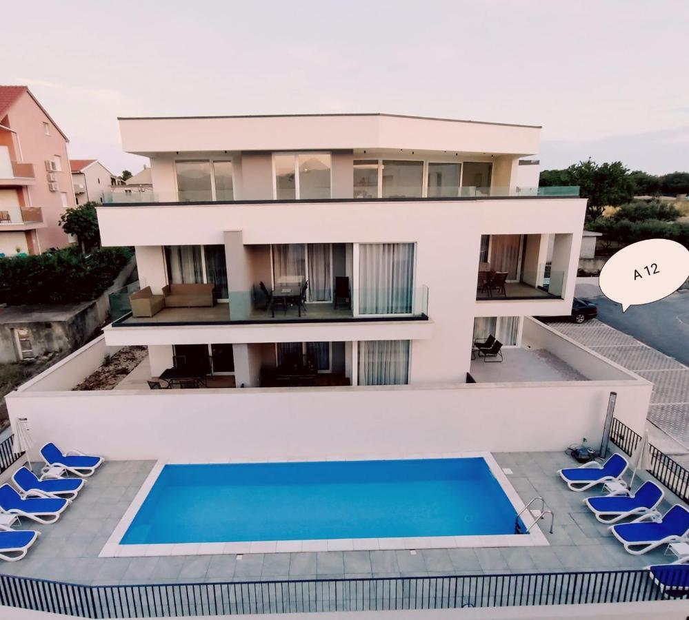 Villa Apartment Joel Трогир Екстериор снимка